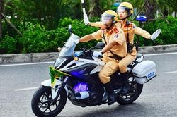 CSGT ứng trực 100% quân số, xử lý nghiêm xe lợi dụng phù hiệu ưu tiên