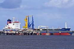 Nga cáo buộc Ấn Độ 'tống tiền' bằng điều kiện chiết khấu giá dầu cực lớn