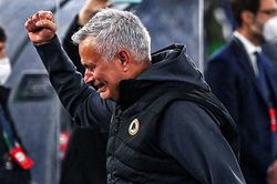 AS Roma lọt vào chung kết Europa Conference League