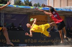 Việt Nam thắng đậm Singapore ở trận mở màn bóng ném bãi biển SEA Games