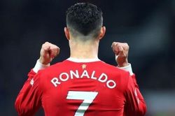 Chuyển nhượng cầu thủ: Ronaldo ở lại Man Utd; Juventus muốn có Di Maria; Lingard xác định rời Old Trafford