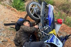 Kon Tum: Nam thanh niên bị chân chống đâm thủng mặt, xuyên lên mang tai