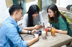 Lương hậu hĩnh khi sống ở TP.HCM, làm cho công ty Singapore, Mỹ