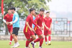 Hoàng Anh, Văn Tùng báo tin vui trước trận gặp Philippines