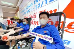 Tuần lễ hồng EVN: Trao đi những giọt máu nghĩa tình