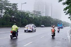 Hà Nội mưa, đề phòng lốc, sét, gió giật mạnh
