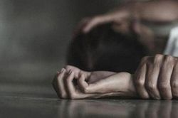 Khởi tố 'yêu râu xanh' nhiều lần hãm hại con gái ruột