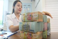 Ngân sách 4 tháng đầu năm tăng nhờ thuế cổ tức ngân hàng, dầu thô