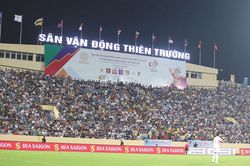 SEA Games 31: CĐV Đông Nam Á ngả mũ thán phục với sân Thiên Trường