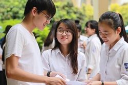 Ninh Bình khen thưởng hàng trăm triệu với tập thể, giáo viên, học sinh có thành tích xuất sắc