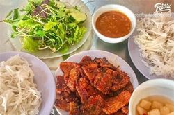 Bún chả chấm chẻo lạc độc đáo ở Nghệ An, chỉ nhìn thôi cũng đủ 'chảy nước miếng'