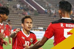 U23 Indonesia 4-1 U23 Timor Leste:U23 Indonesia 'phả hơi nóng' vào U23 Việt Nam
