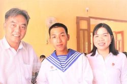 Đoàn Thanh niên Bình Dương thăm, tặng quà chiến sĩ trẻ làm nhiệm vụ ở Cam Ranh