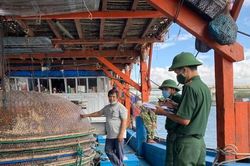 Ngư dân Quảng Ngãi bị tàu nước ngoài uy hiếp, cướp tài sản trên vùng biển Trường Sa