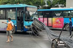 Hà Nội: Tăng cường kiểm tra xe thô sơ chở hàng cồng kềnh