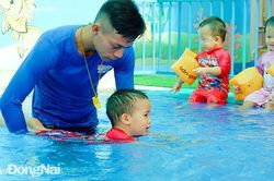 Cần xã hội hóa để nhiều trẻ được học bơi