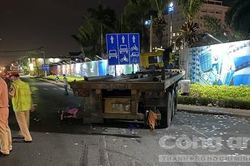 Xe đầu kéo va chạm xe máy ở ngã ba không đèn đường, 2 anh em ruột tử vong