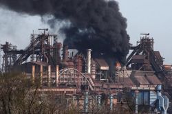 Phe ly khai Ukraine nói tự do tấn công sau khi cư dân rời Azovstal
