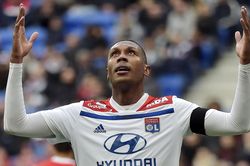 Marcelo bị loại khỏi đội một Lyon vì 'xì hơi trong phòng thay đồ'?