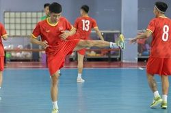 Tuyển futsal Việt Nam quyết thắng ngày ra quân