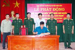 Lực lượng vũ trang huyện Điện Biên thi đua 'uống nước nhớ nguồn'