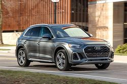 Audi Q5 2017-2022 có nguy cơ hỏng hộp điều khiển thông tin dưới ghế sau