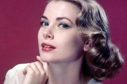 Công nương Grace Kelly: Cuộc hôn nhân kỳ lạ với ông hoàng Monaco và cái chết bí ẩnGrace Kelly được người ta nhắc nhớ không chỉ bởi là biểu tượng của Hollywood mà còn cả cuộc sống xa hoa nhưng thiếu tự do và cái chết thương tâm khiến người người thương tiế