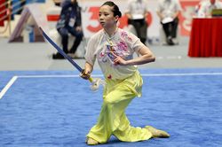 'Hotgirl' Wushu Dương Thúy Vi tự tặng quà sinh nhật bằng HCV