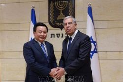 Thắt chặt quan hệ với Israel