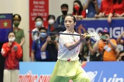 Hoa khôi Wushu Dương Thúy Vi tự tặng quà sinh nhật bằng HCV SEA Games