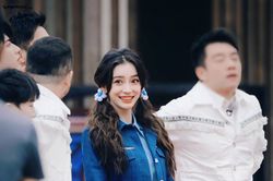 Angela Baby ngọt ngào với diện mạo đầy sức sống trong 'Keep Running'