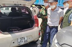 Vây bắt tài xế lái ô tô vận chuyển 5kg ma túy trên quốc lộ