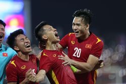 Hùng Dũng tỏa sáng, U23 Việt Nam rộng cửa vào bán kết