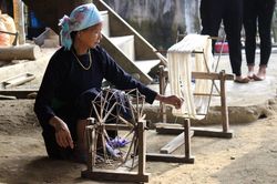 Lưu giữ sắc màu dân tộc Tày