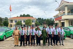 Đạ Tẻh: Ra mắt mô hình Lái xe taxi đảm bảo an toàn giao thông và phòng chống tội phạm