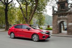 Top 10 xe bán chạy tháng 4/2022: Honda City bất ngờ 'đăng quang'