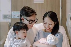 Vừa sinh con xong, ái nữ nhà Minh Nhựa 'nổi đóa' lên khi bị hỏi chuyện tế nhị