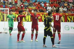 Thắng đậm Malaysia, tuyển Futsal Việt Nam vươn đầu bảng
