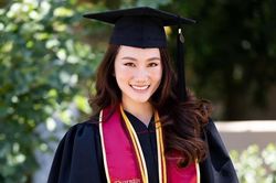 Hoàng Mỹ An tốt nghiệp đại học ở Mỹ với thành tích đáng nể