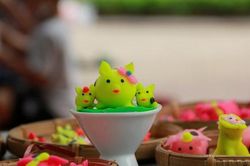 Nặn tò he ở phố đi bộ hồ Gươm