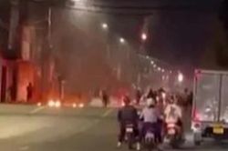 Lửa bốc cháy dữ dội trong vụ hỗn chiến bằng 'bom xăng'