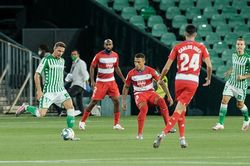 Soi kèo nhà cái Betis vs Granada. Nhận định, dự đoán bóng đá La Liga (0h30, 16/5)