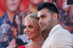 Britney Spears sẩy thai