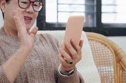 Mệt mỏi với chị sui… ngang hông