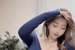 Mỹ nhân có body hồ lô nảy nở, mặc tôn vòng 3 đẹp hết chỗ chê