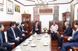 Chủ tịch Quốc hội Vương Đình Huệ thăm nguyên Tổng Bí thư, Chủ tịch nước Lào Bounnhang Vorachith