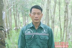 Tổ trưởng cao su năng động, gương mẫu