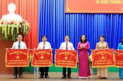TP. Long Xuyên tổ chức kỷ niệm 132 năm Ngày sinh Chủ tịch Hồ Chí Minh và trao Huy hiệu Đảng đợt 19/5