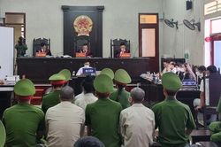 Mẹ nữ sinh giao gà không thừa nhận cáo buộc trong ngày đầu xét xử phúc thẩm
