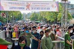 'Cháy' vé mời xem 2 trận bán kết bóng đá nữ tại SVĐ Cẩm Phả